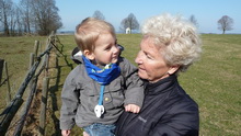 Bastian mit Oma auf dem Georgiberg (18.03.2012)